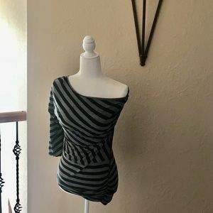 🌹Fitted Single Sleeve Tunic🌹